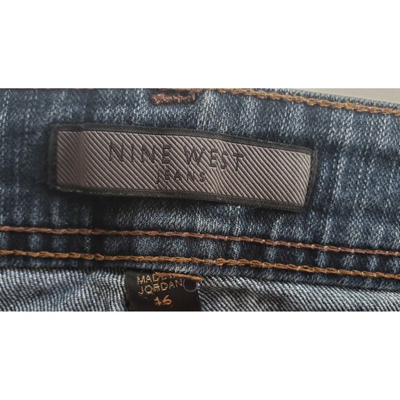 Nine West Bootcut Back Flap Pockets Women's size 16 Dark Wash Blue Denim jeans - Picture 3 of 13